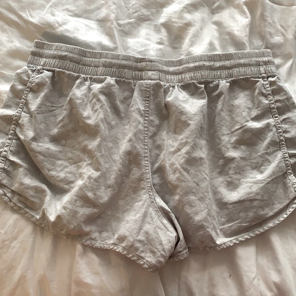 Shorts - Picture 2 of 4